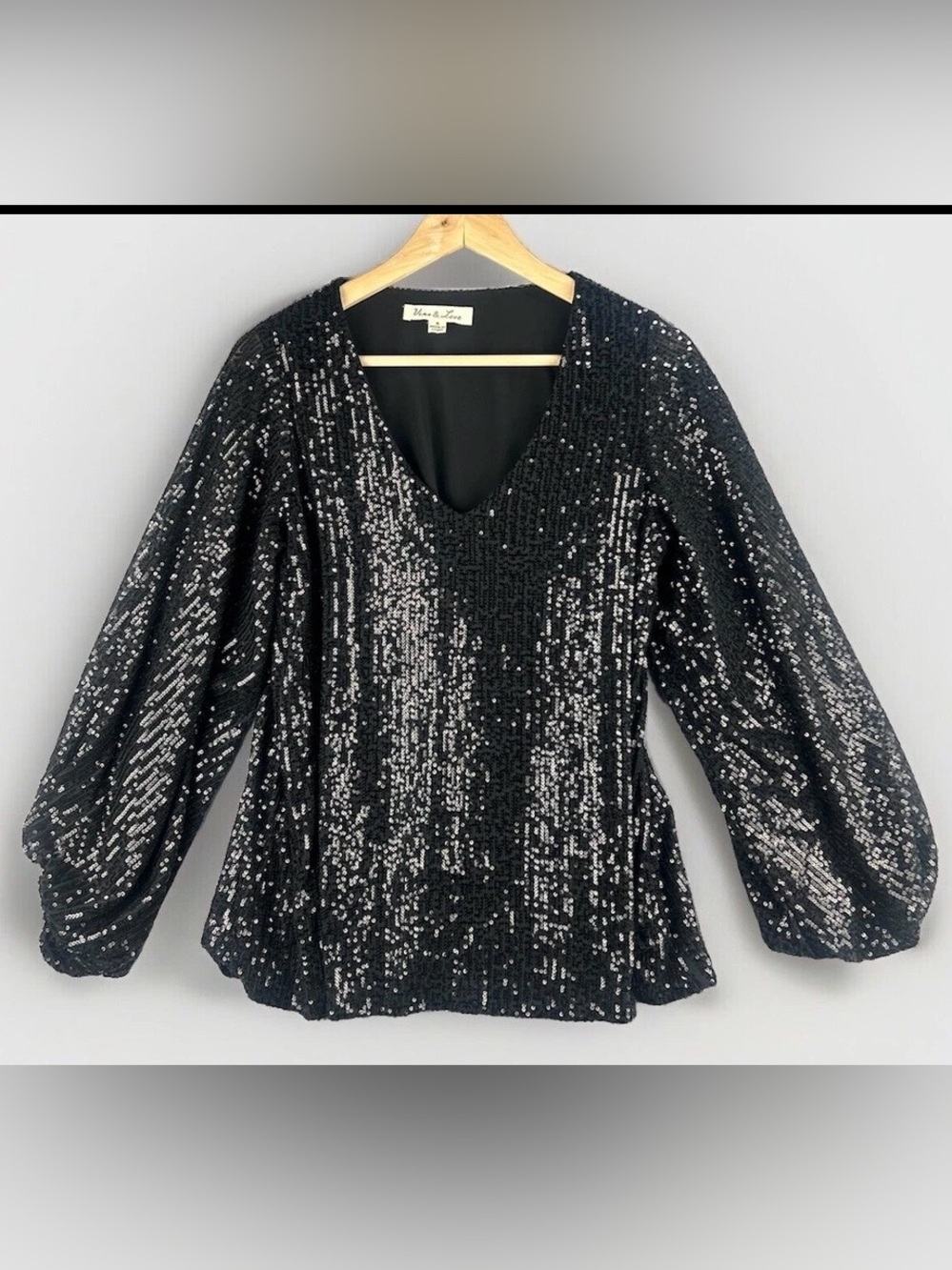 Vine & Love Black Sequin V-Neck Long Sleeve Top